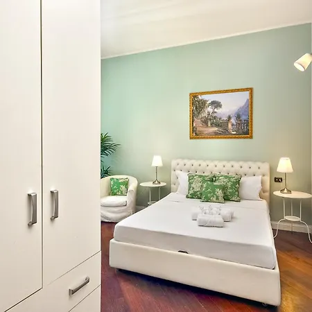 Three-room In Center Apartamento