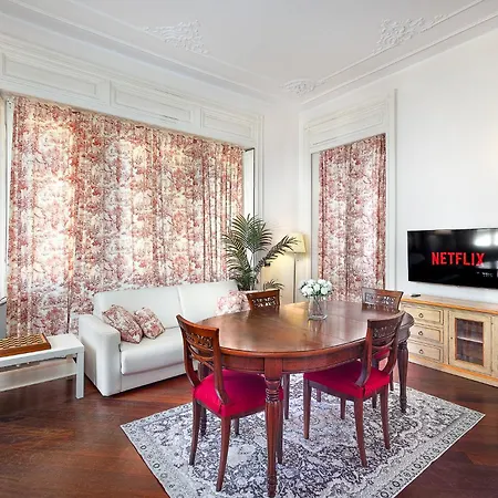 Apartamento Three-room In Center